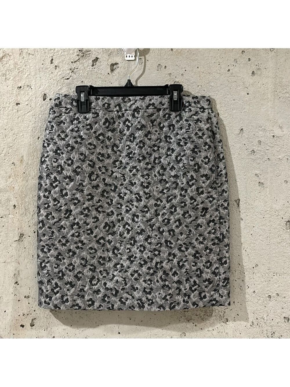 Ann Taylor‎ LOFT Silver Metalic Leopard Pencil Fully Lined Skirt - Size 2